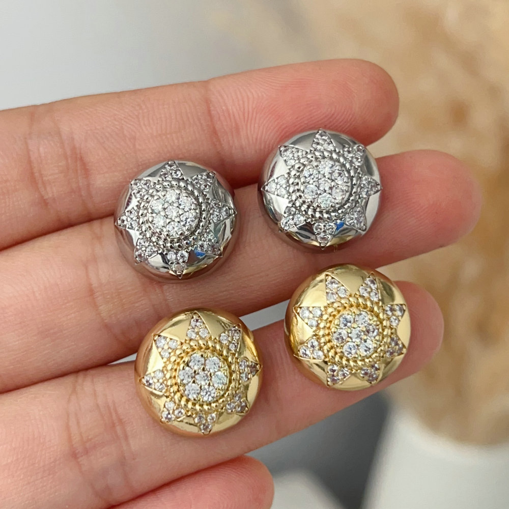 Pave round earringd stud