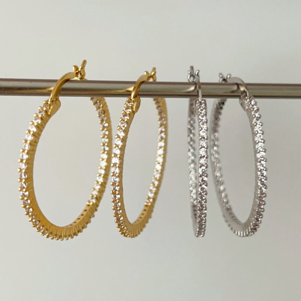 Basic zircon hoop