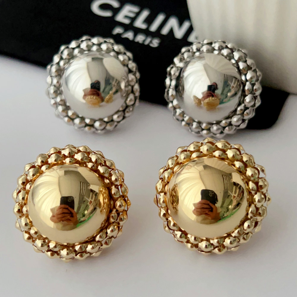 Ball metal earrings
