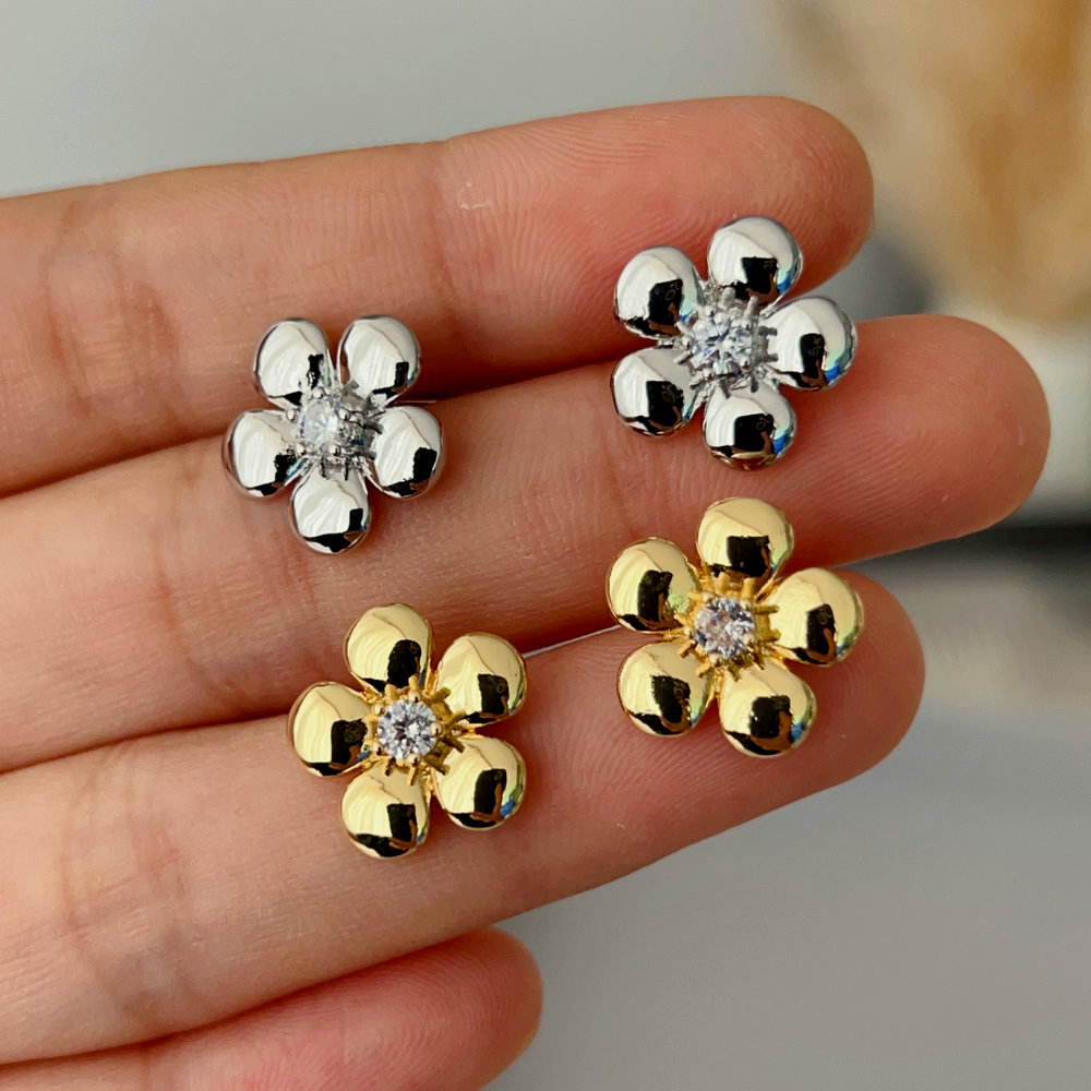 Small flower earrings