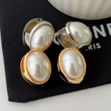 Oval pearl earrings