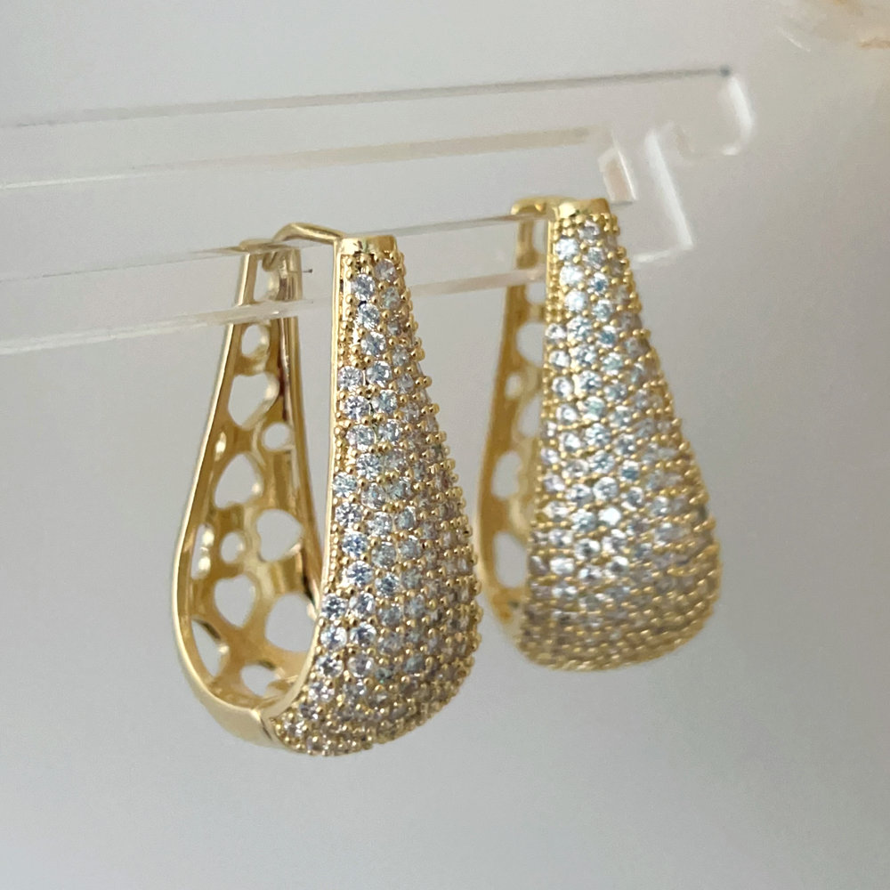 Pave chunky zircon hoop