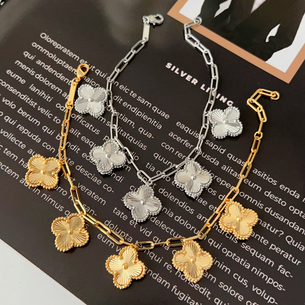 Metal five flower charm bracelet
