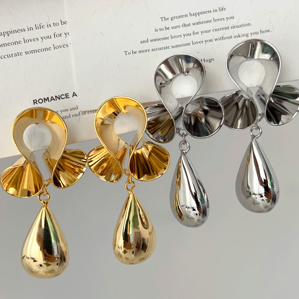 Chunky water drop earrings