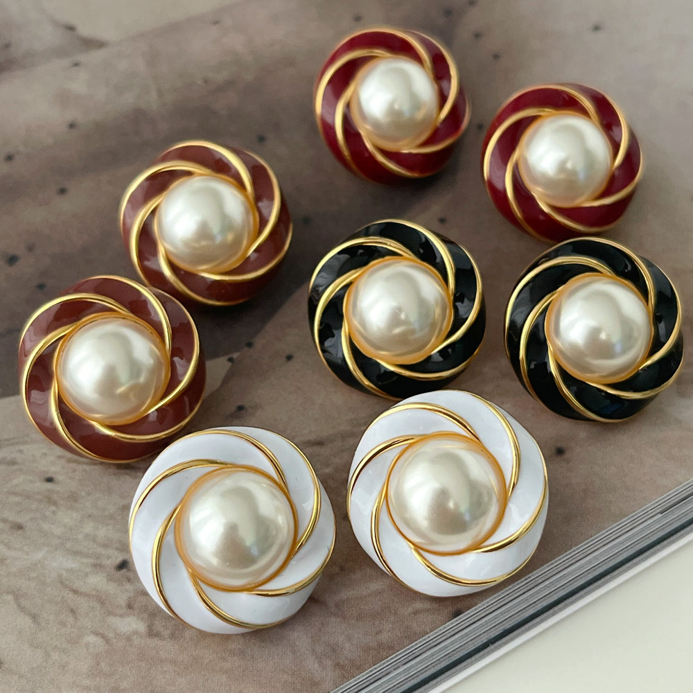 Enamel flower earrings