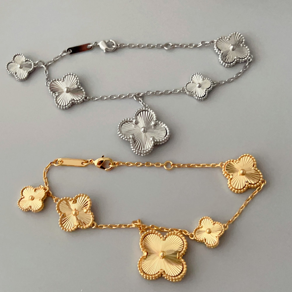 Clover bracelet