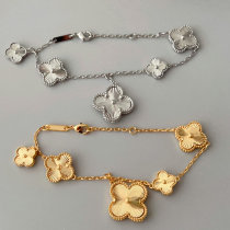 Clover bracelet