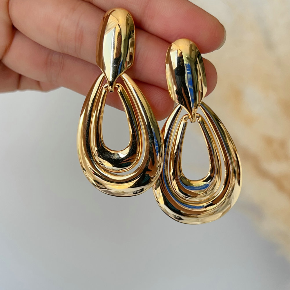 Metal water drop earrings