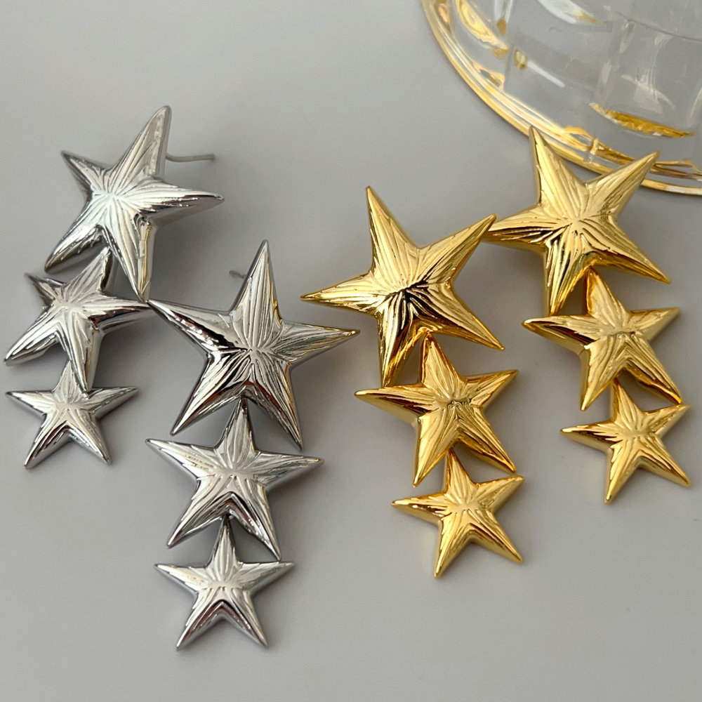 Metal star earrings