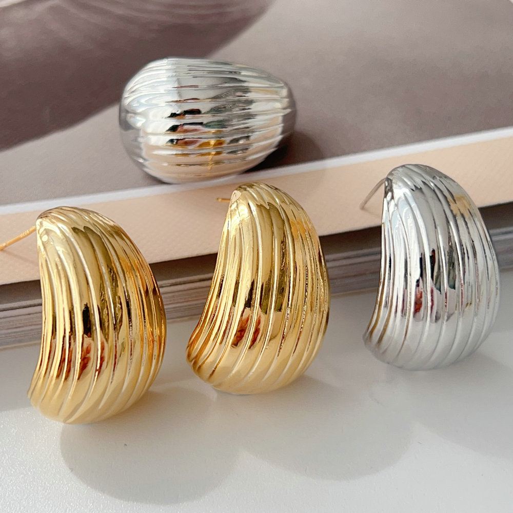 Chunky earrings