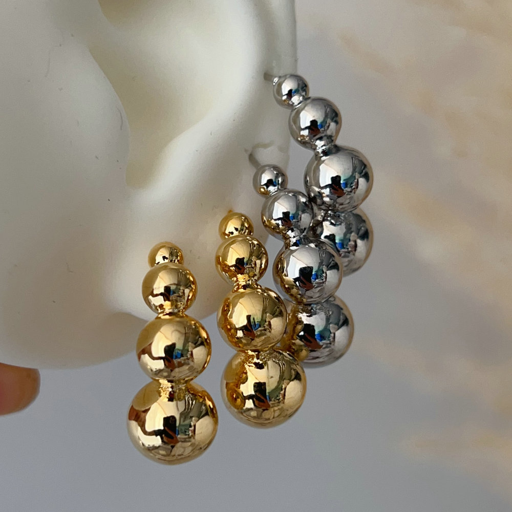 Ball earrings