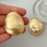 Oval metal chunky earrings