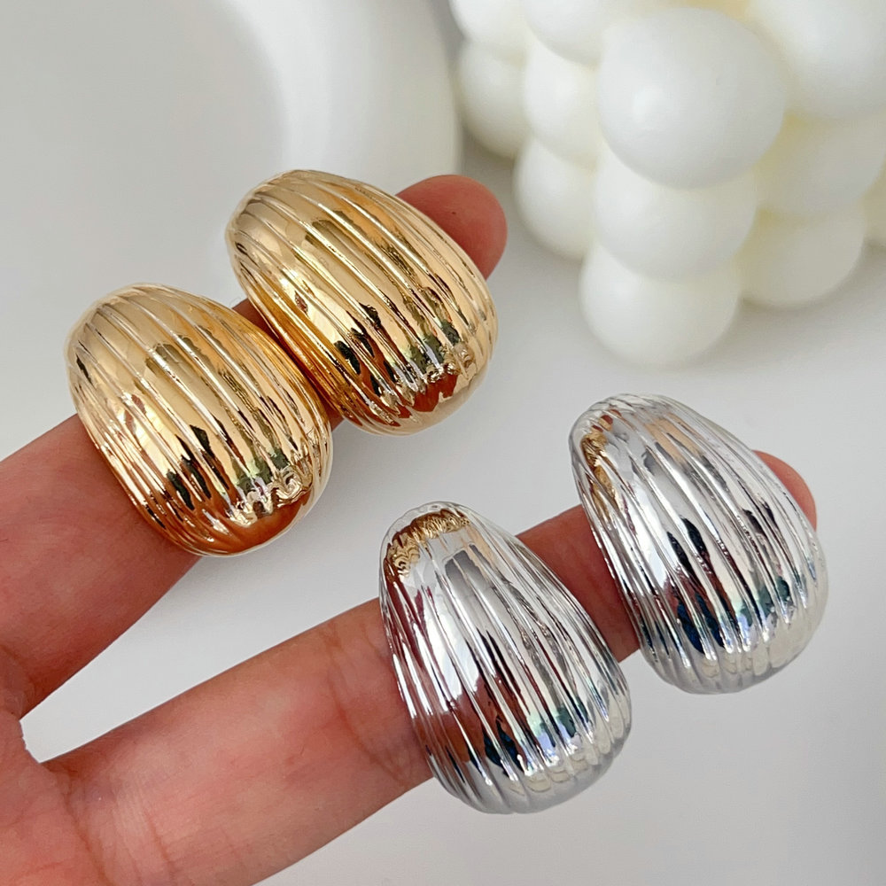 Chunky earrings