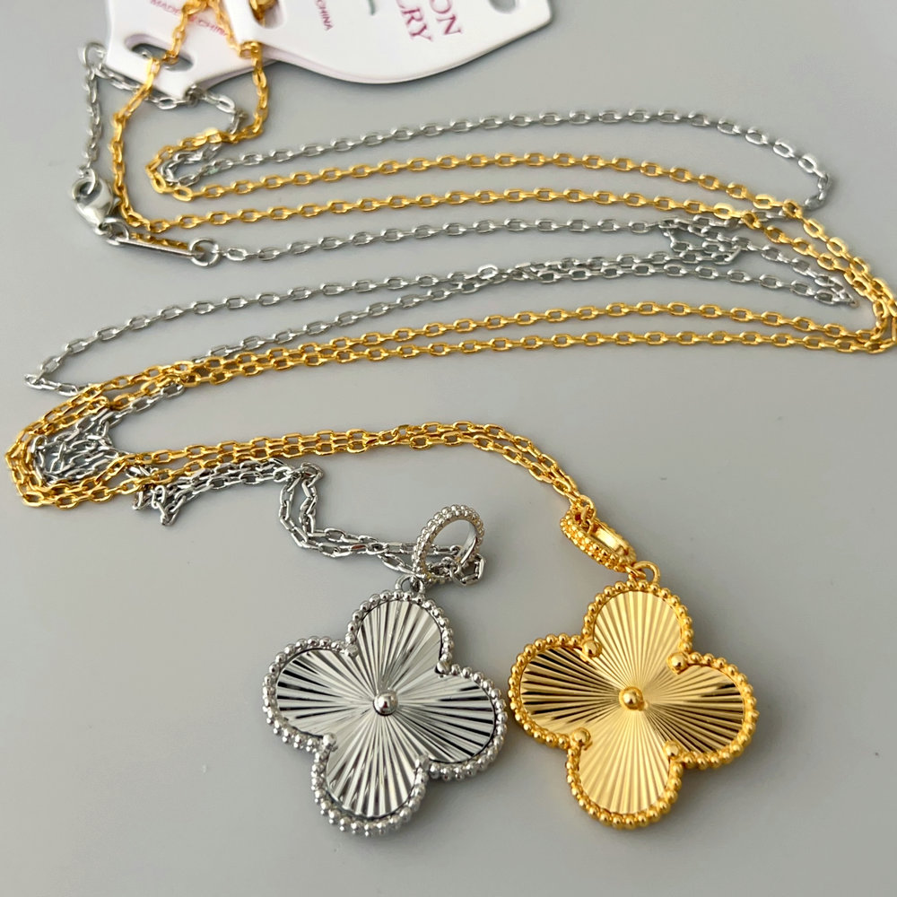 Big clover penant long necklace