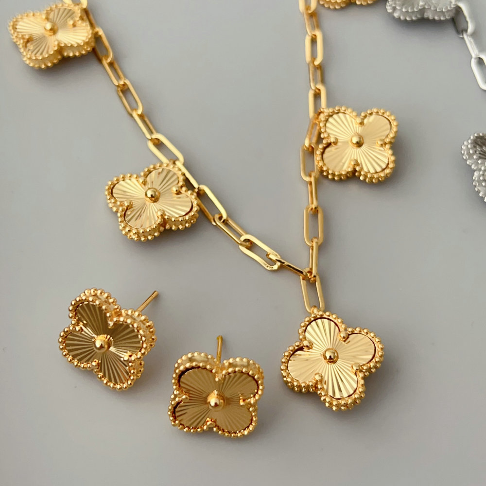 Clover flower charm necklace set with earrings