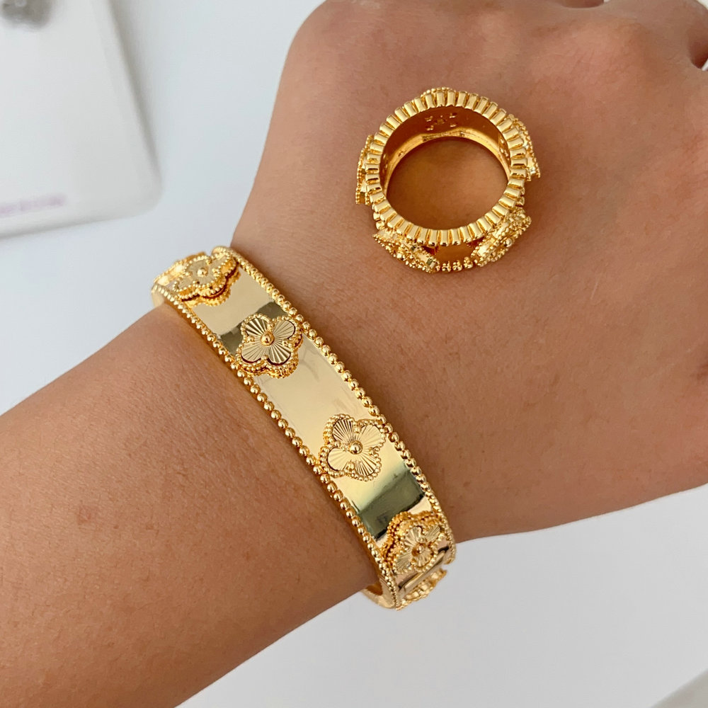 Clover bangle with ring