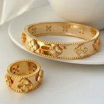 Clover bangle with ring
