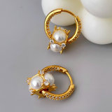 Round pearl charm hoop earrings