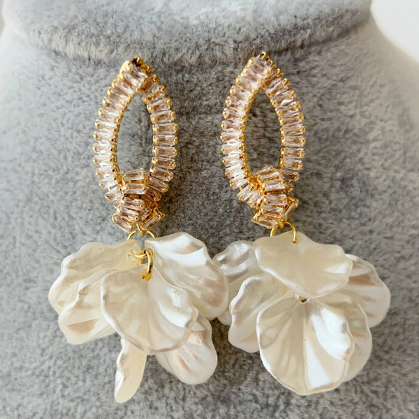 Glass shell charm earrings