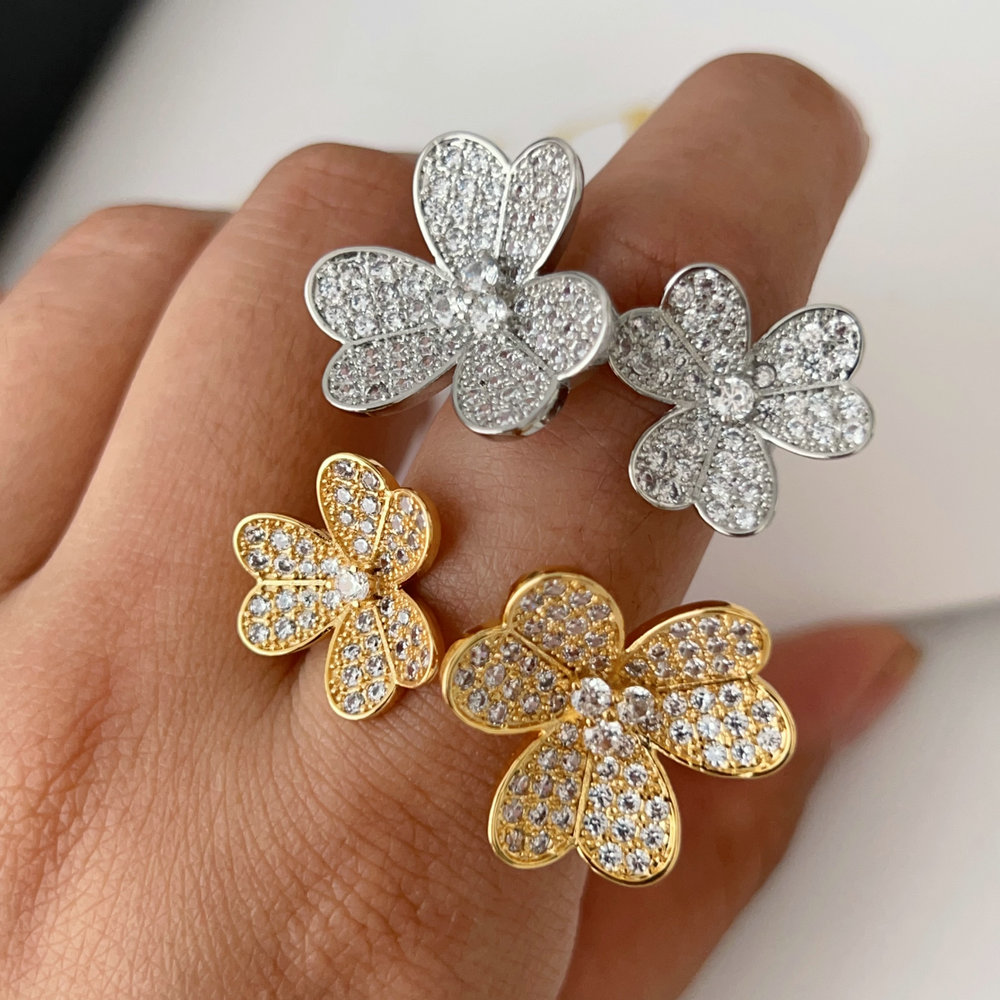 Pave flower ring