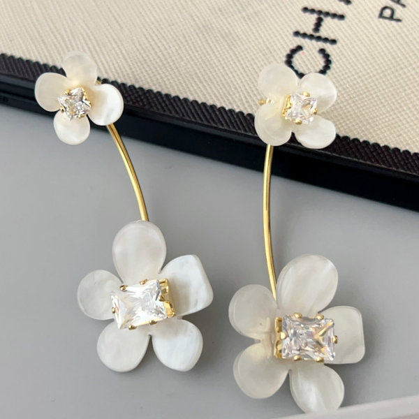 Flower earrings