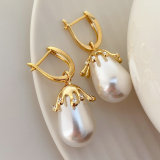 Water drop pearl earrings