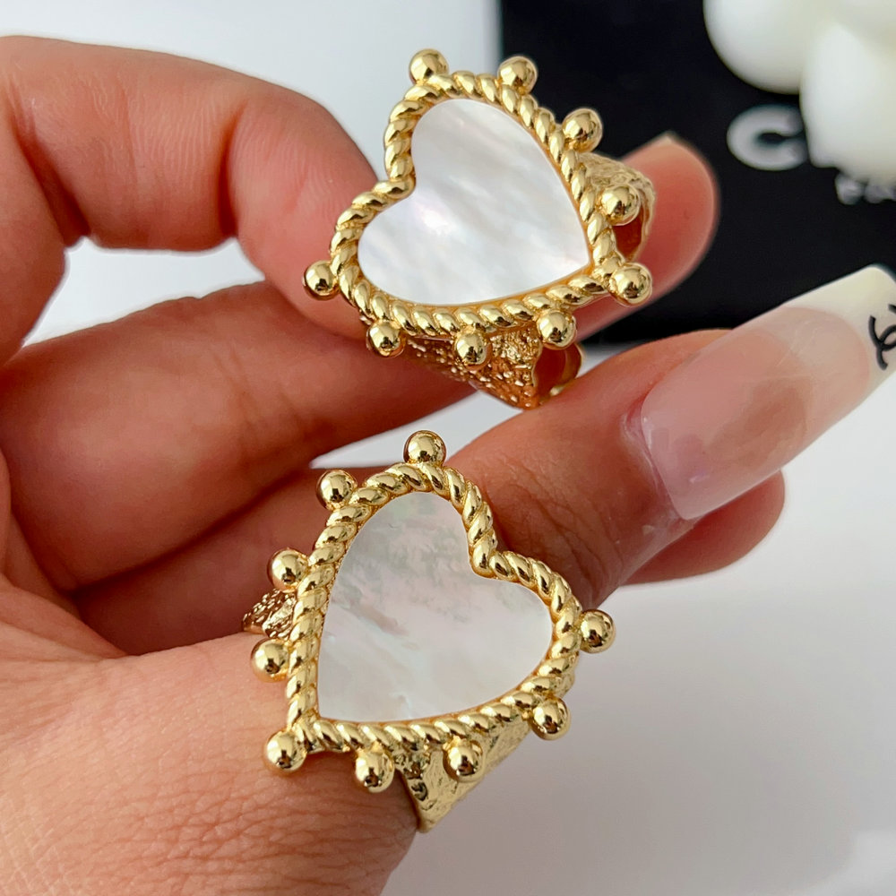 Shell heart ring