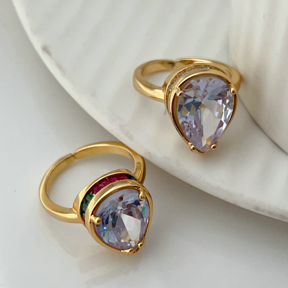 Water drop zircon ring
