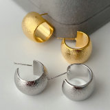 Metal width chunky hoop