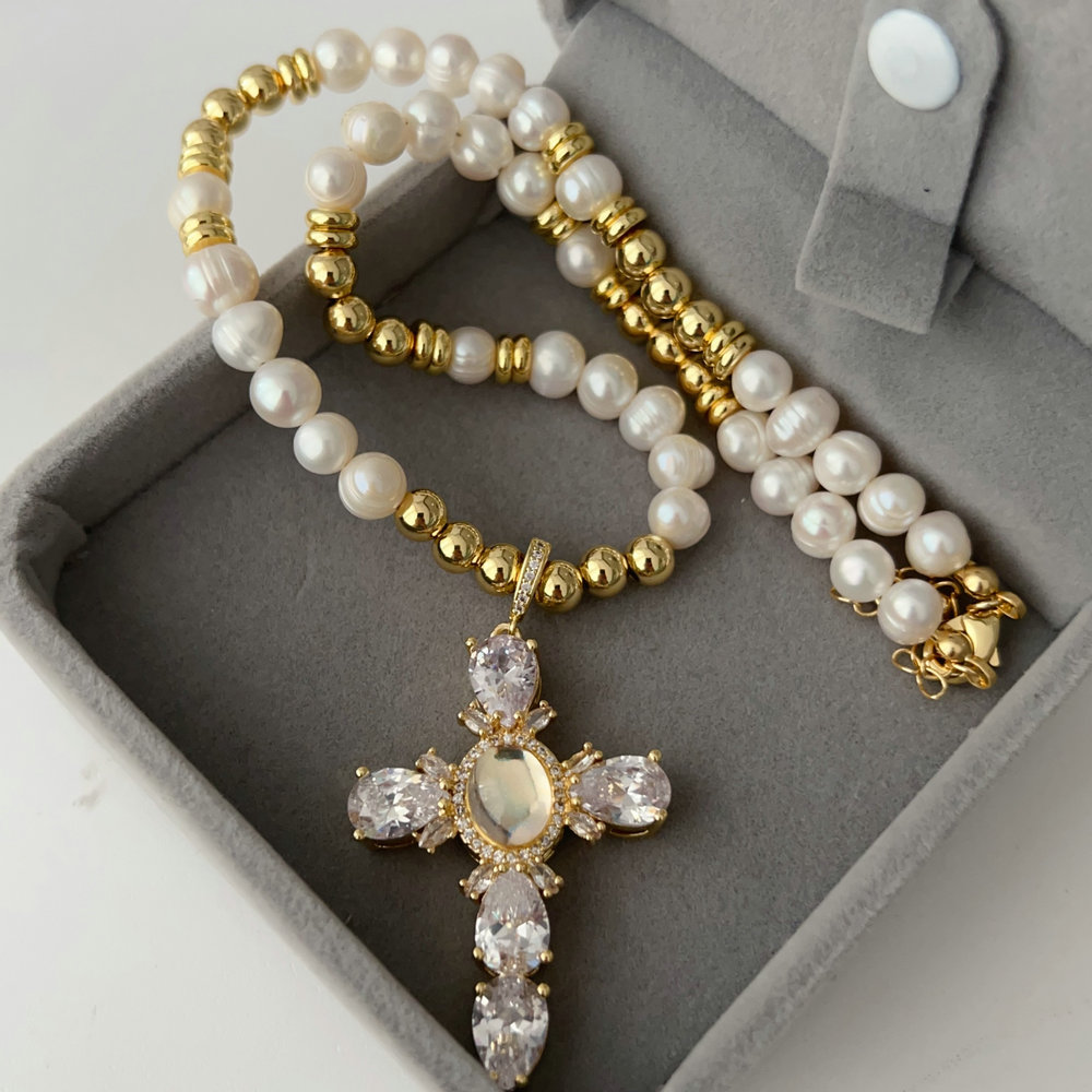 Fresh water pearl necklace with pave cross pendant