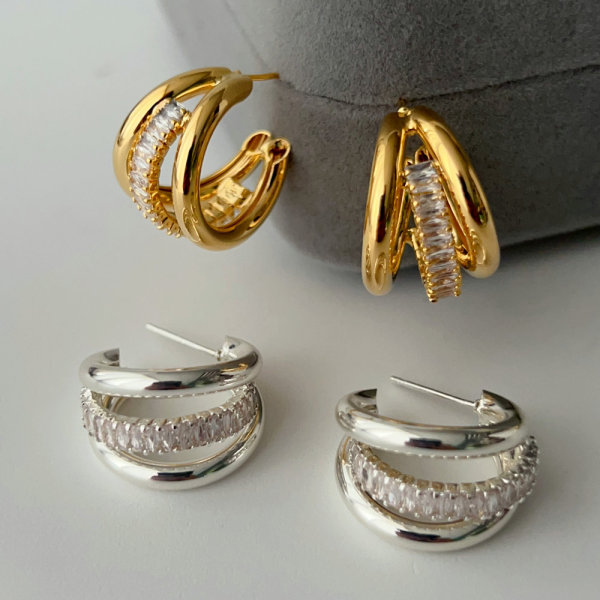 Fan earrings