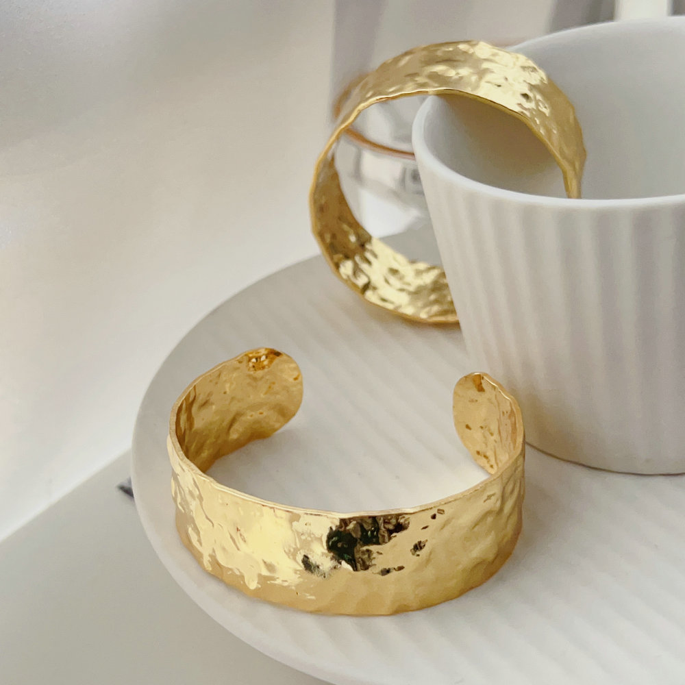 Width metal cuff
