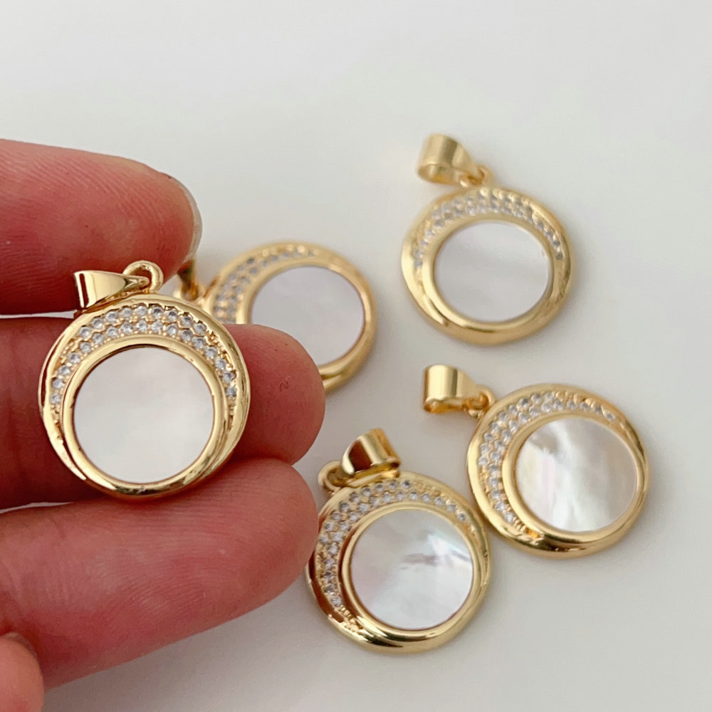 Shell moon round charm