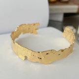 Metal fashion cuff