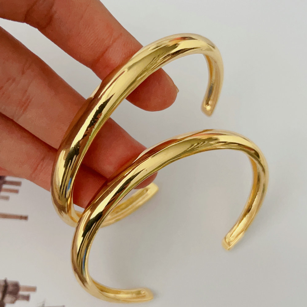 Metal chunky cuff
