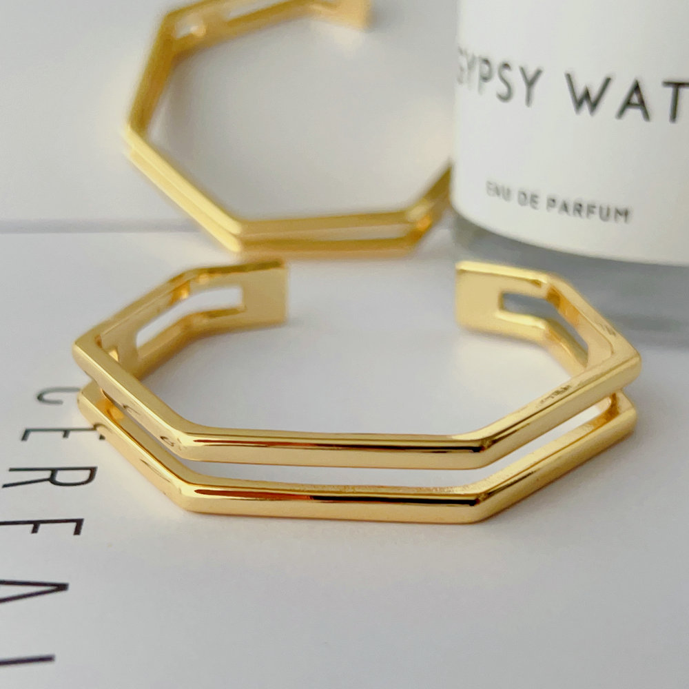 Metal cuff