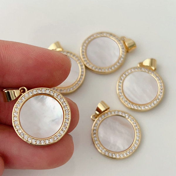 Simple round shell charm