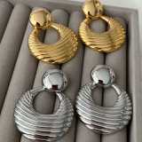 Round shape metal earrings