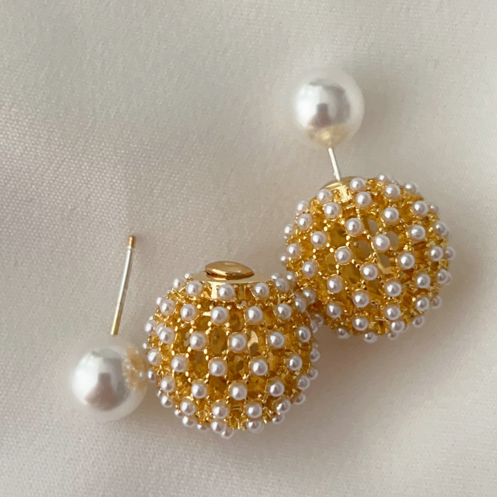 Pearl ball earrings