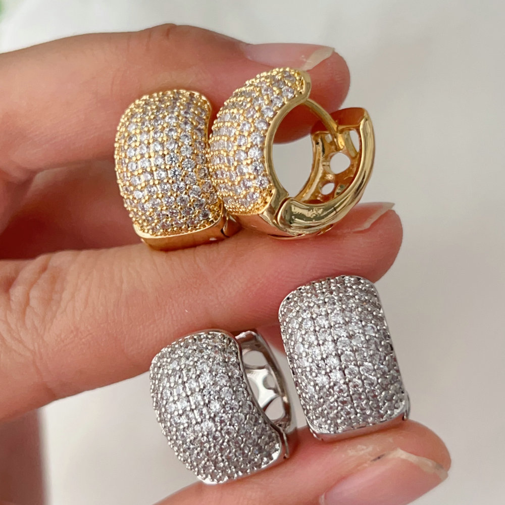 Pave zircon basic hoop