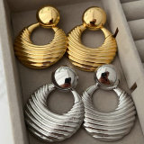 Round shape metal earrings