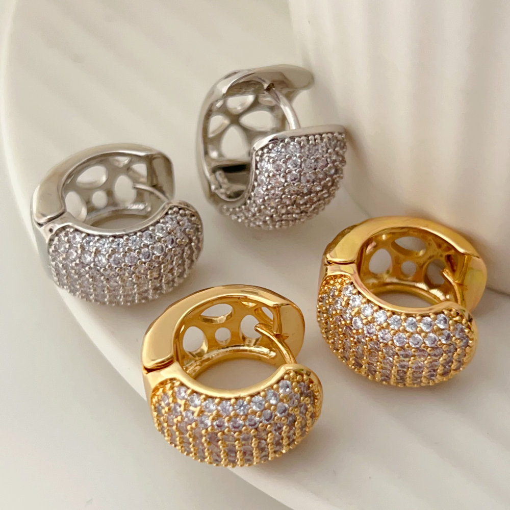 Pave zircon basic hoop