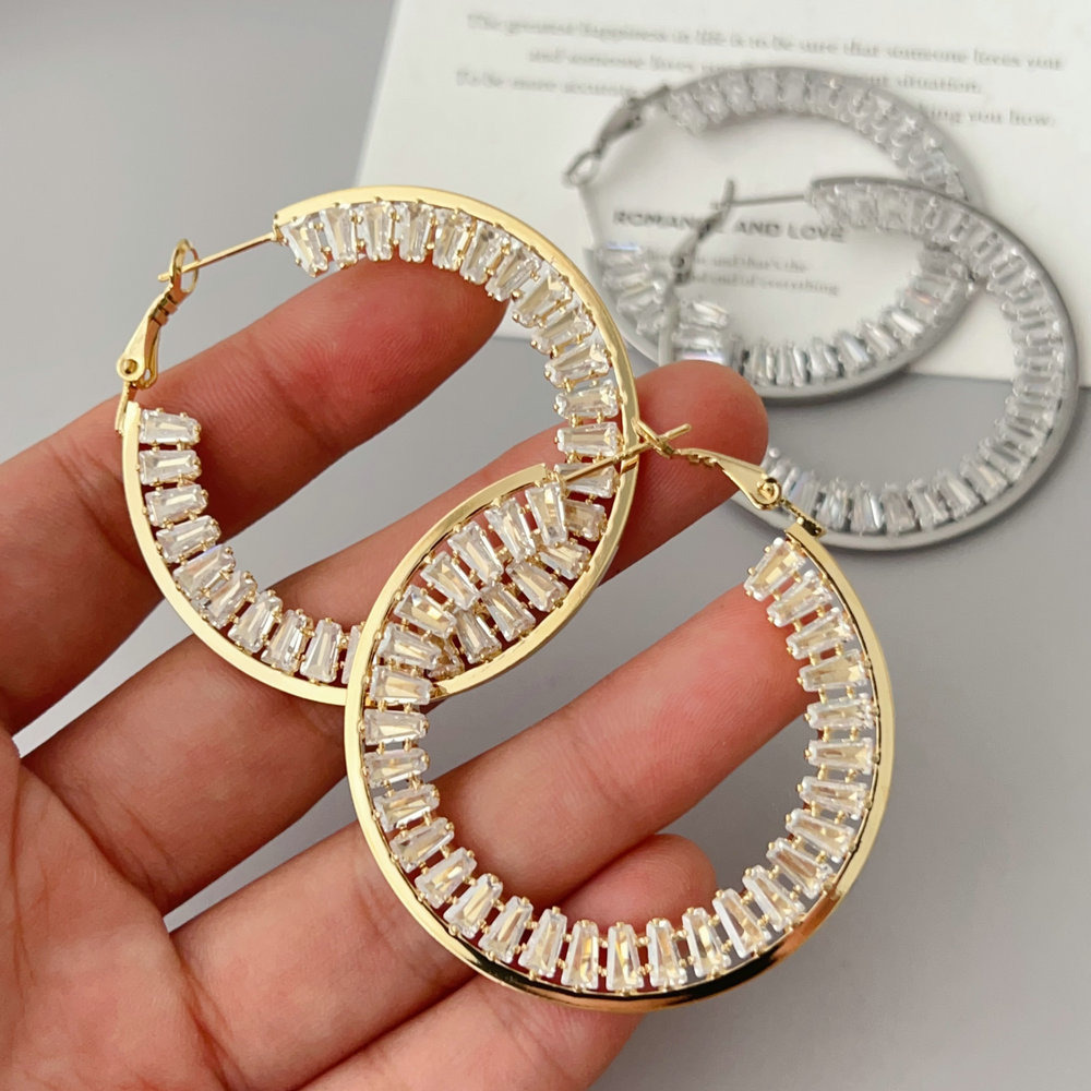 Pave round hoop