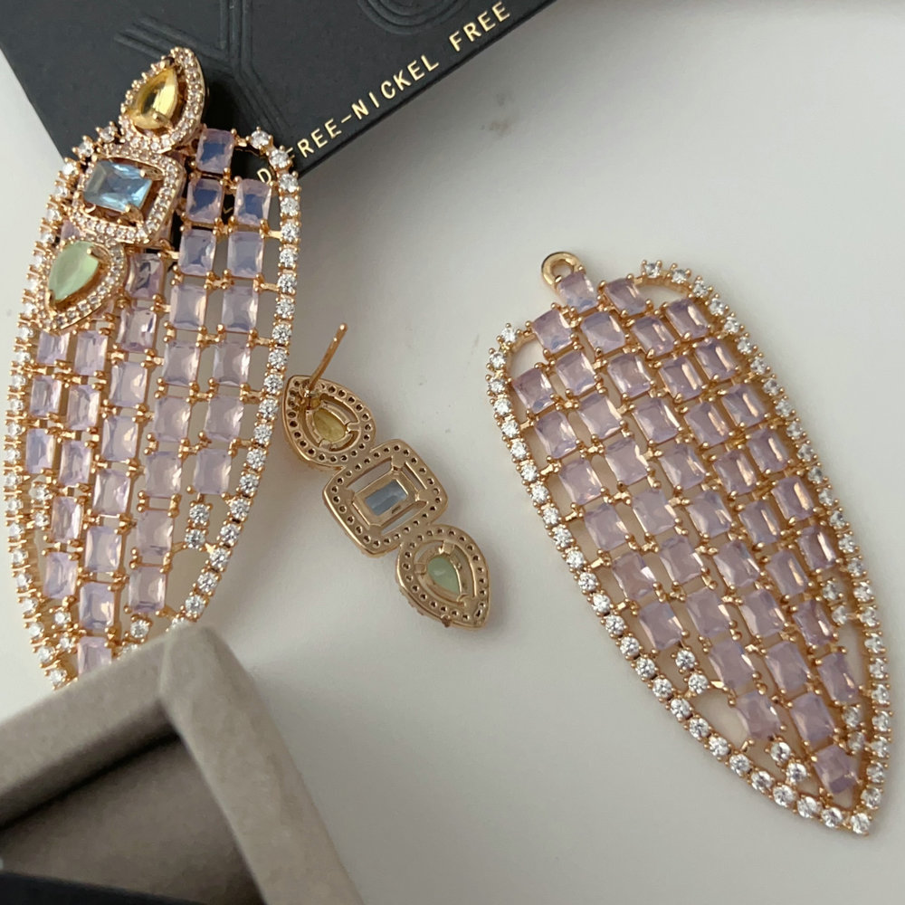 Pave zircon chunly arrow earrings