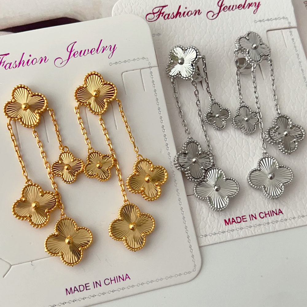 Metal clover earrings