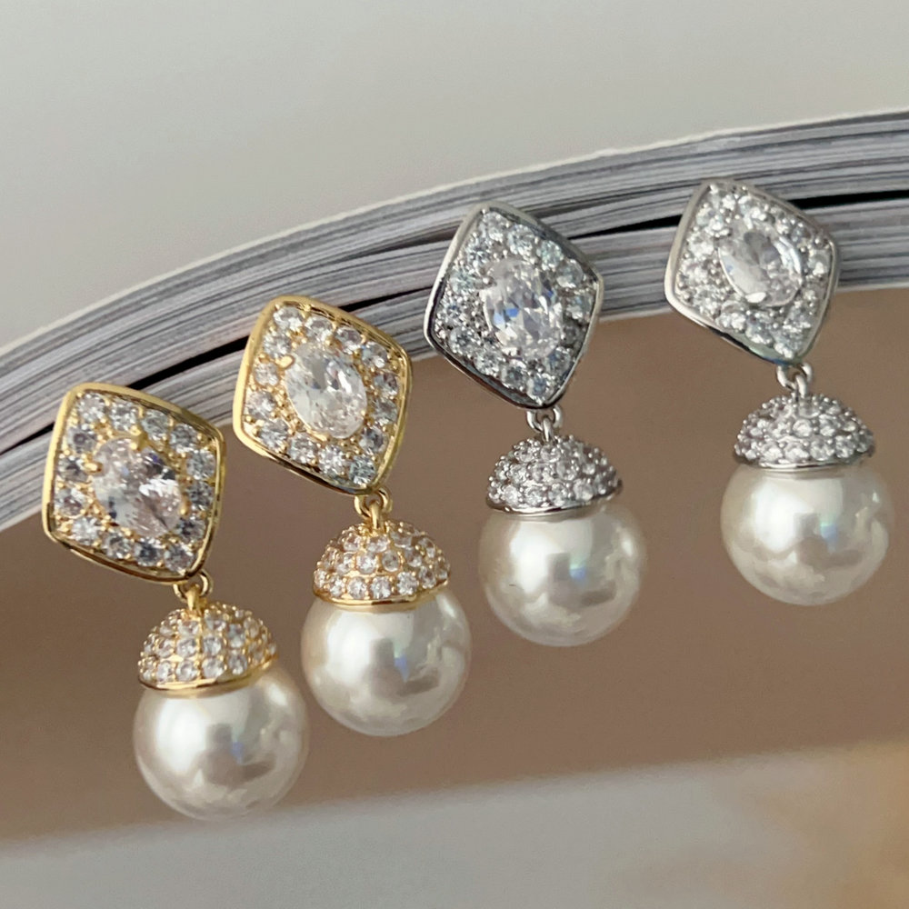 Pearl drop earrings