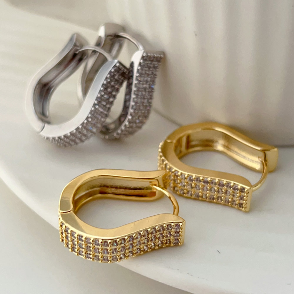 Pave zircon basic hoop