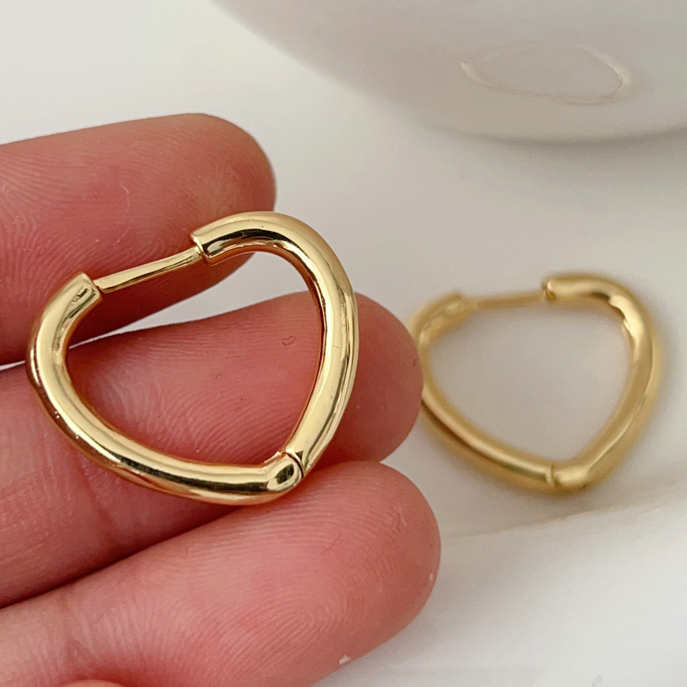 Metal heart hoop