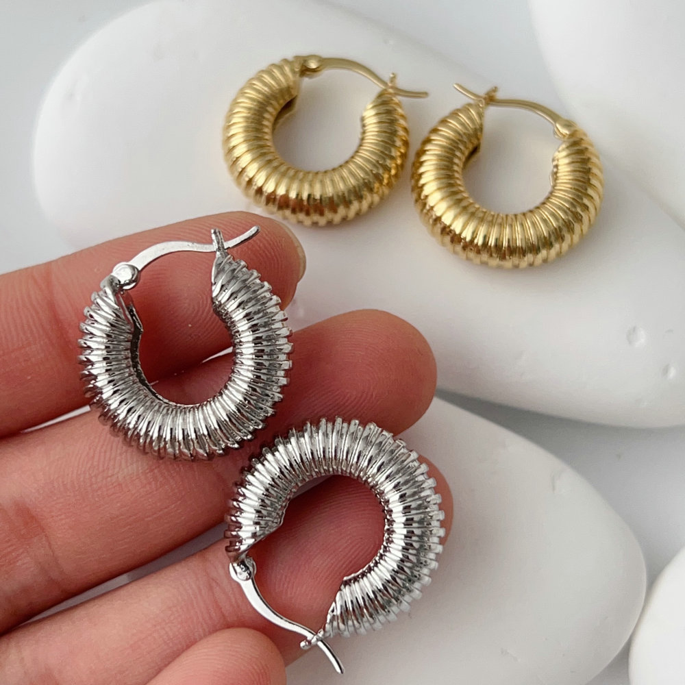 Chunky metal hoop