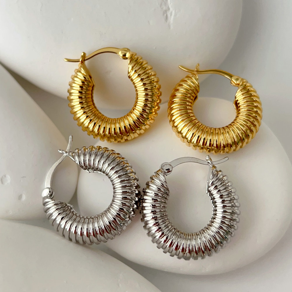 Chunky metal hoop